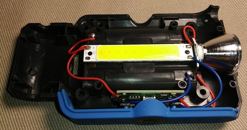 Cacko z wyglądu, a jak jest w środku? Cz. 2. Latarka przegubowa ze sklepu typu dyskont