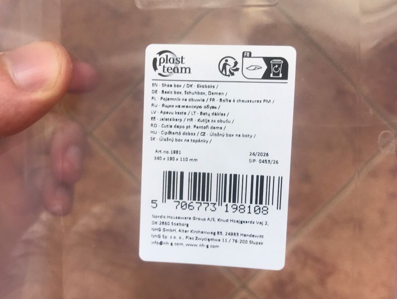 Cardboard boxes or boxes for electronics? Transparent containers for slightly larger items