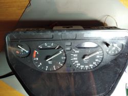 BMW E34 - Jak podłączyć licznik na stole? Schemat nie działa.