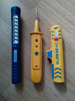 Jaką latarkę podobną do KUNZEL PL-031 wybrać dla elektryka? Do 200 zł.