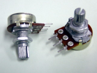 Jak zmniejszyć obroty 2-pinowych wentylatorów na płycie z 3-pinowym złączem?