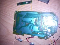 Jak zamontować oderwany wyświetlacz w stacji pogodowej po upadku?