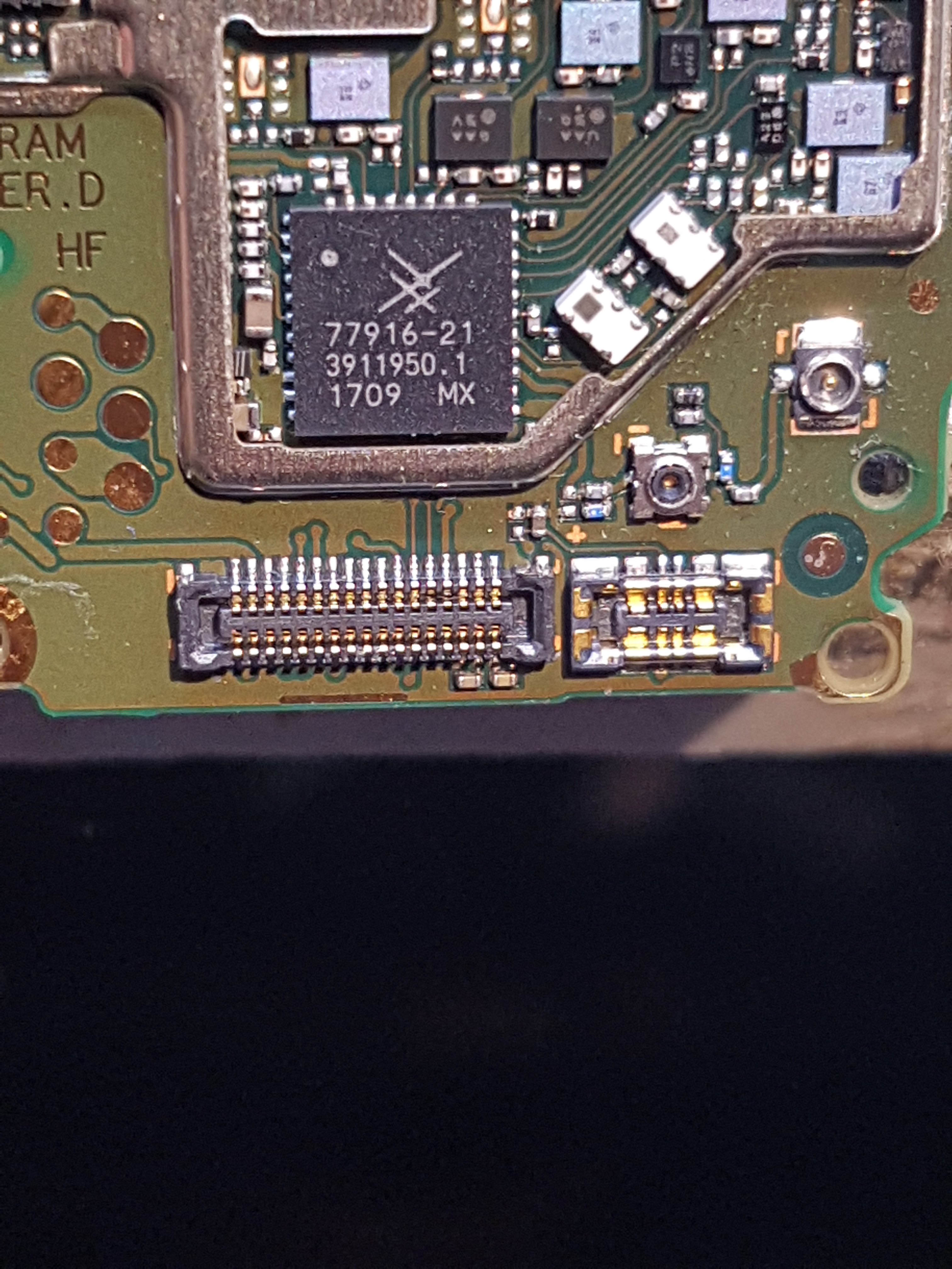 Huawei P9 lite 2017 Schemat, napięcie na test pointach