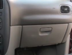 Grand Voyager 2001 - Gdzie znajduje się rezystor dmuchawy w Grand Voyager