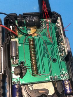 Miejsce podłączenia antenki w sygnalizatorze brań Prologic SMX MKII - instrukcje i zdjęcia