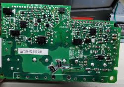 Naprawa falownika YASKAWA V1000: błąd u50, uu, wymiana modułu IPM, bocznika i elementów pasywnych