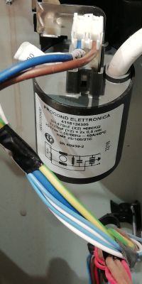Indesit XWA 71283 - Wybija róznicówkę chwile po załączeniu programu Indesit XWA 71283 - Wybija róznicówkę chwile po załączeniu programu