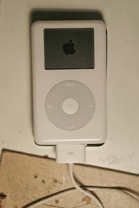 Uszkodzony Ipod 20 gb Classic - odwrotnie wsadzona wtyczka - potrzebna porada