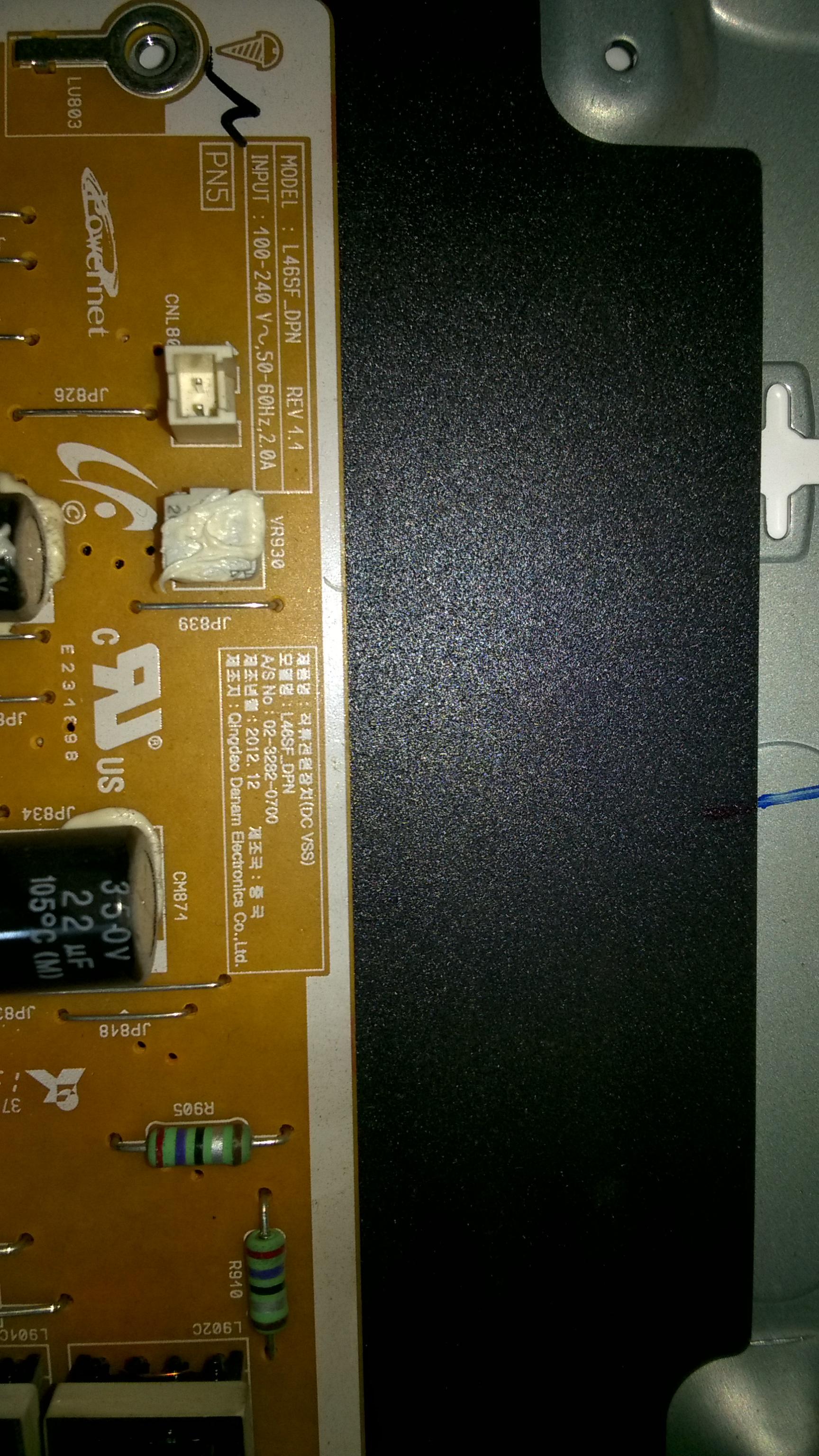 Samsung UE46F5000 - Telewizor wyłącza się po kilku sekundach, mruga