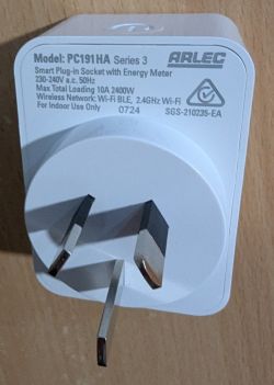Arlec PC191HA Series 3 Plug-in Socket Exterior of the Arlec PC191HA Series 3 plug-in socket with energy meter.