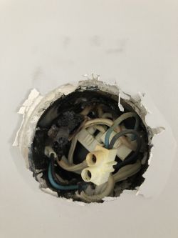 Migające LEDy w kuchni po włączeniu - problem z instalacją?