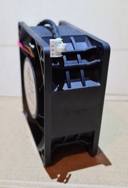 [Sprzedam] Wentylatory chłodzące model:PFC0812DE 12V 3.3A