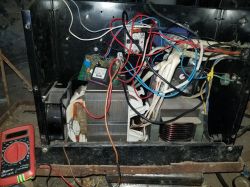 Półautomat spawalniczy Kraft Dele 180-200 po zmianie płyty sterującej na płytce bestera us45b/c