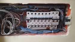 Pomiary elektr. w domku jednorodzinnym- dziwny dobór zabezpieczeń nadprądowych