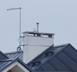Ciąg wsteczny w wentylacji: rozwiązania dla kanałów z kuchni i łazienki z nasadami kominowymi