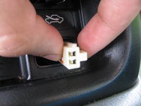 Suzuki Jimny 1.3 1998 - funkcja zaślepki z przewodami na panelu dmuchawy?