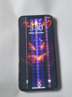 iPhone XS: wystarczy wymiana wyświetlacza czy potrzebne są dodatkowe naprawy po upadku?