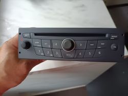 Renault Espace: Pytanie o radio, końcówkę mocy i naprawę w Wielkiej Brytanii