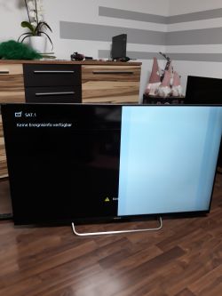 Sony KDL-50W829B - Brak obrazu, podświetlenie i głos działają, problem z prawą taśmą T-con