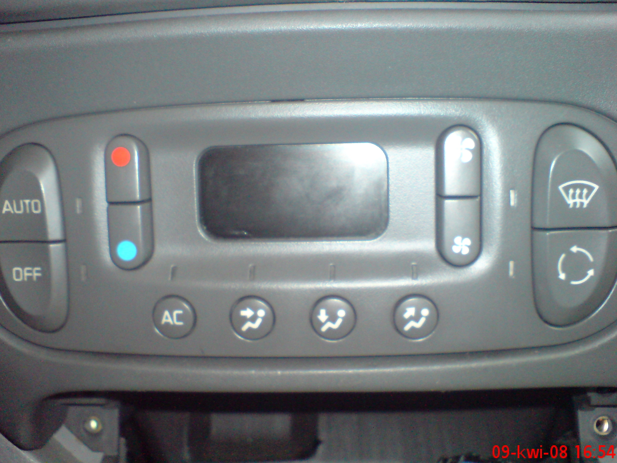 Nawiew w Renault Scenic 1,9DCI klimatronic 2000r