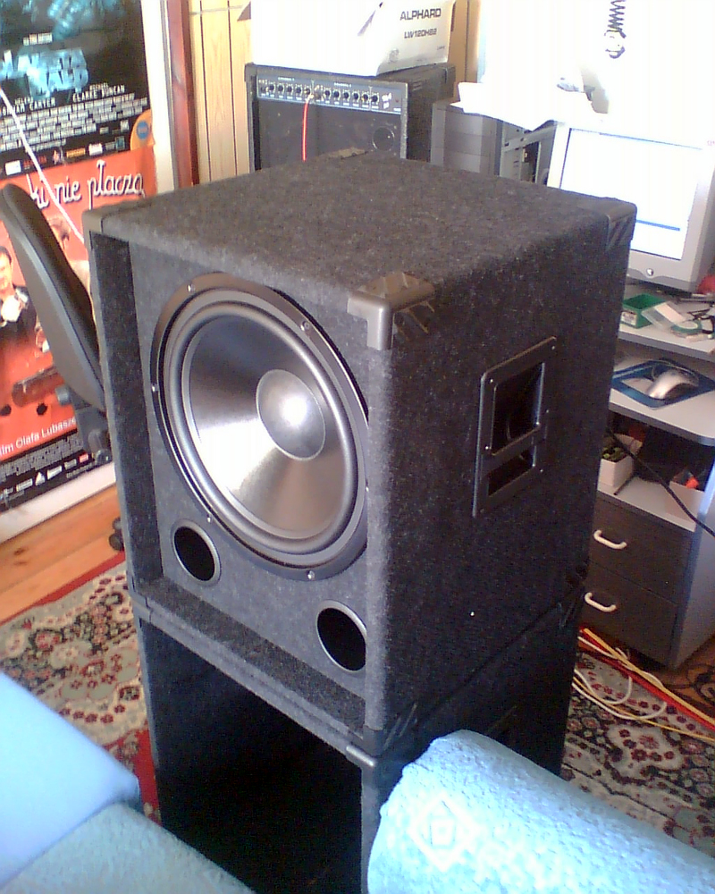 Wzmacniacz HEXFET 400W HOLTON-a + Basowe Kolumny HANDMADE:) Wzmacniacz HEXFET 400W HOLTON-a + Basowe Kolumny HANDMADE:)