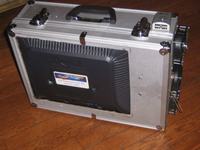 Przenośny komputer w walizce