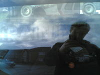 Czym usunac pozostalosci po naklejkach na szybach?