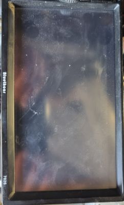 Bluetoothar Autoradio mit Touchscreen, Modell 7026, mit defekter Software.
