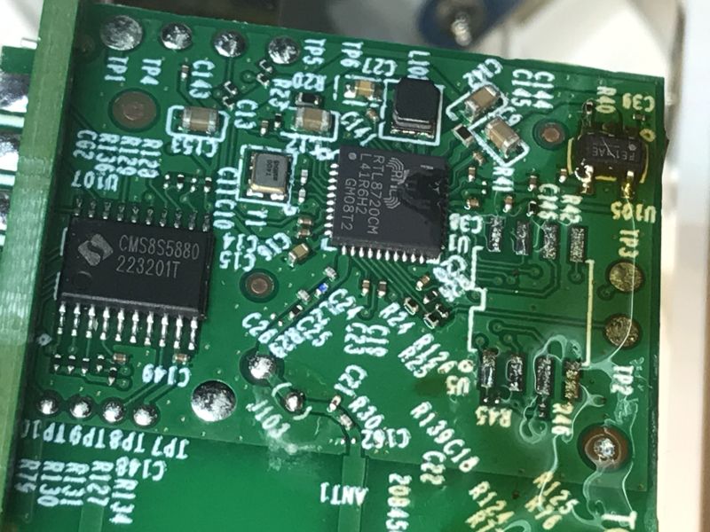 Which Wi-Fi controlled strip with QC? The interior of the Tapo P300 from TP-Link