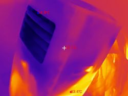 Thermal image of a portable air conditioner with readings 14.8°C, 25.1°C and 33.4°C