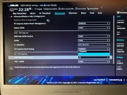 Ekran ustawień UEFI BIOS z konfiguracją zaawansowaną