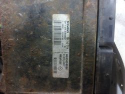 Różnice w sterowaniu przekaźnikami w komputerach Sirius 32 i Clio