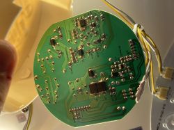 Circuit Board of LEDVANCE Wifi SMART Orbis Eye Light Close-up of a circuit board inside the LEDVANCE Wifi SMART Orbis Eye ceiling light.
