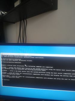 Komputer nie włącza sie, uruchamia sie ciągle ponownie