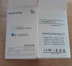 JR-PM09 Plug Packaging Packaging of JR-PM09 smart plug with compatibility and manufacturer information.
