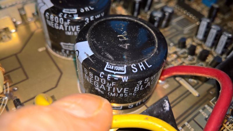 Wzmacniacz Macrom 44.07 - Dobór kondensatora pod wymiar i parametry ...