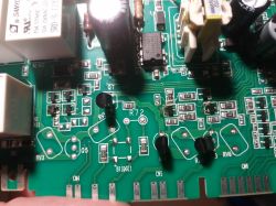 Indesit DSR 15B1 EU - Uszkodzenie modułu po zetknięciu z obudową, brak reakcji podzespołów