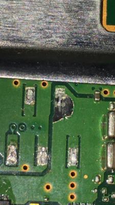 Ps4 fat - Da się coś zrobić? Ułamało/odczepiło się, da się to uratować jakoś?