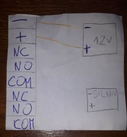 Jak podpiąć silnik do zdalnego sterowania na przycisk?