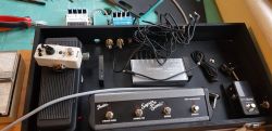 DIY pedalboard do gitary elektrycznej DIY pedalboard do gitary elektrycznej