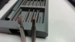 Porównanie zestawów wkrętaków na małe bity.