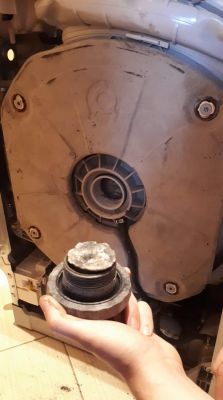 Electrolux EWT1567VDW - Urwany czop bębna? Electrolux EWT1567VDW - Urwany czop bębna?