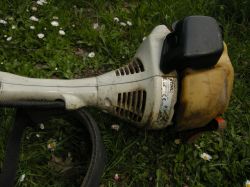 Wybór kosy spalinowej do 1000 zł - Stihl FS55 czy Oleo-Mac BCH 400 T?