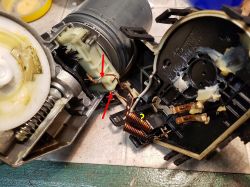 Zamiana silniczka wycieraczek na napęd samochodziku: funkcja spirali i modyfikacja przewodów