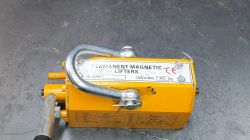 Threading arm with screwdriver