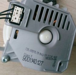 Bosch SMV68N60EU/A7 - podłączenie wtyczki do pompy