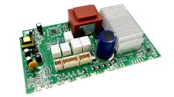 Płytka PCB z elementami elektronicznymi, dużym radiatorem i kondensatorem