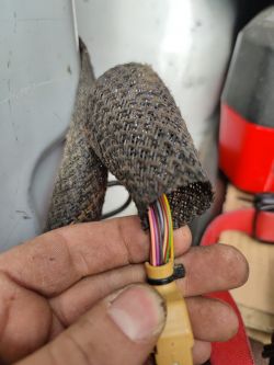 Opel Vivaro A 2.0CDTI 2011r. - Fabryczna wiązka haka.