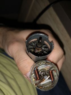 Jak sprawdzić silnik w wkrętarce Parkside PABS 20-Li A1? Gdzie kupić nowe szczotki?