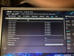 Ekran narzędzia ASUS UEFI BIOS z profilami użytkownika.